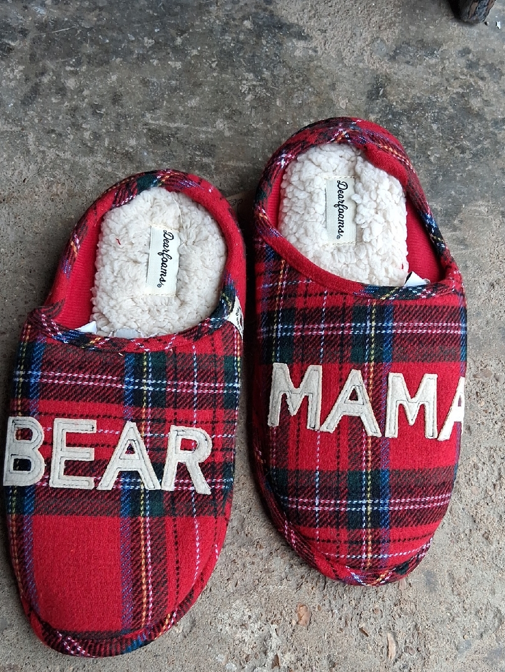 NWT Womens Dearfoams Mama Bear Plaid Slippers - Red Plaid